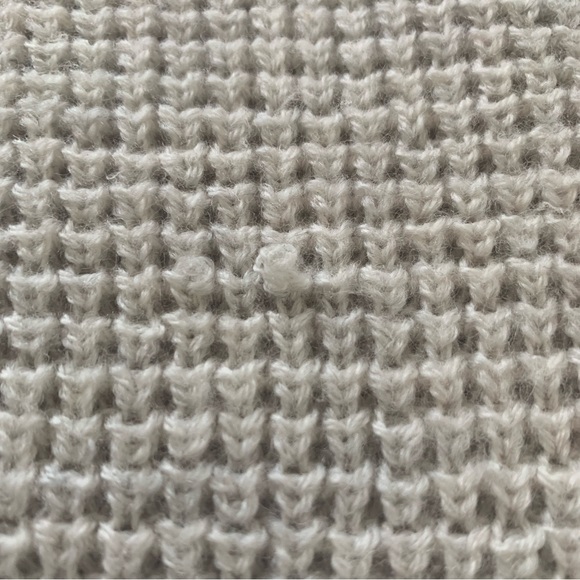 Wilfred Free | Waffle Knit V-Neck Sweater - Picture 4 of 4